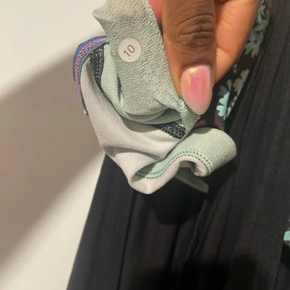 Lululemon No Limits 2 in 1 Tank - Picture 5 of 6